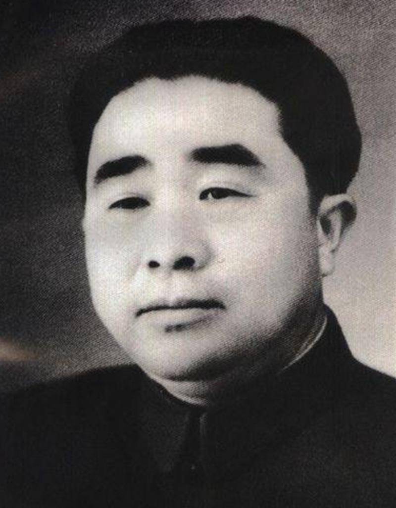 59岁被降职,儿子是中将,官至武警副司令