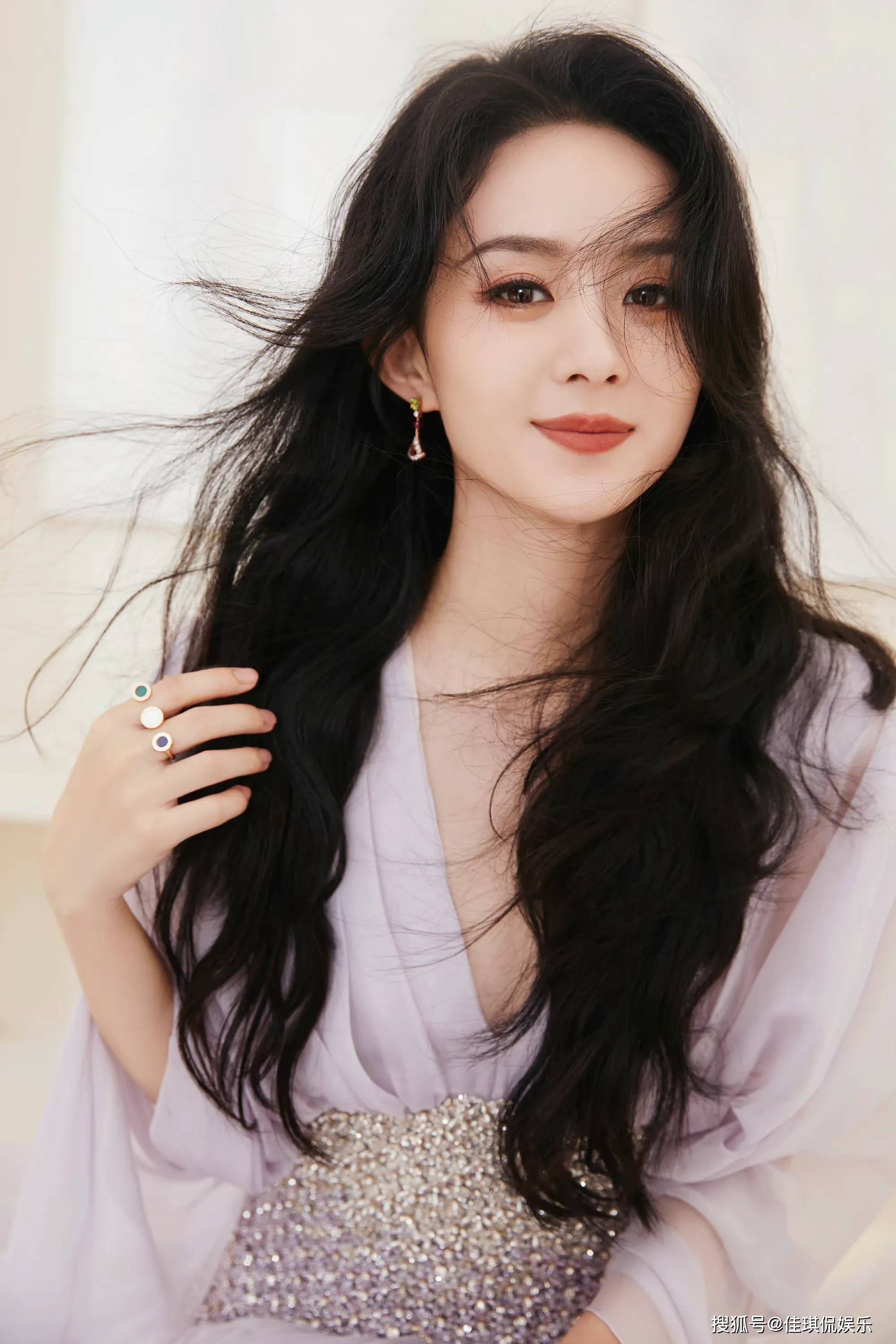 众明星网红向泸定捐款捐物,黄晓明,杨幂,关晓彤杨紫等纷纷行动_肖战