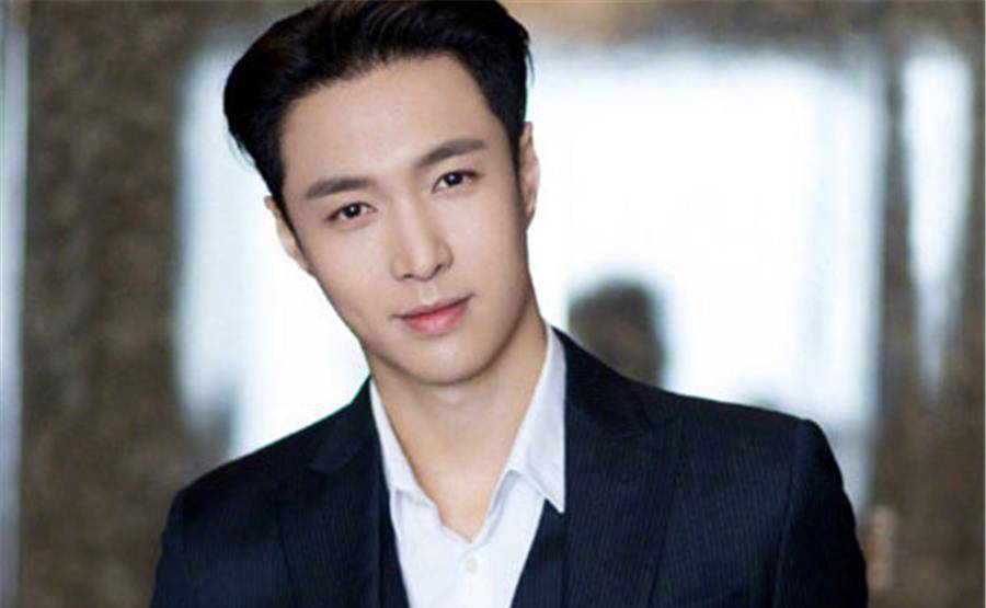 出道之后没有绯闻,总是被嘲讽过于努力,张艺兴为何这么拼?