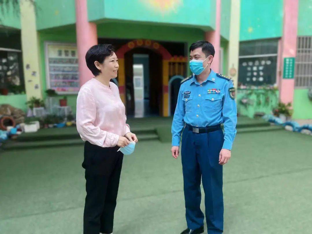 【关注】河南省驻马店军分区领导看望慰问机关幼儿园教职工_教育为本
