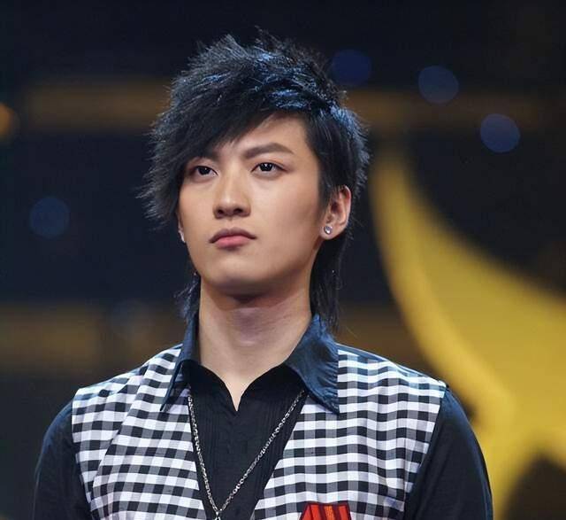 07《加油好男儿》前十名选手的现状大相径庭,李易峰人气最高,速度最快