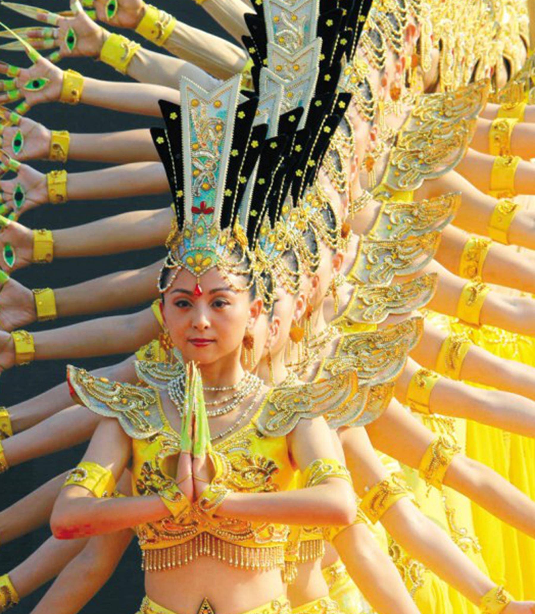 她是"千手观音"领舞,被富商苦追8年,如今45岁尽显老态_邰丽华_表演