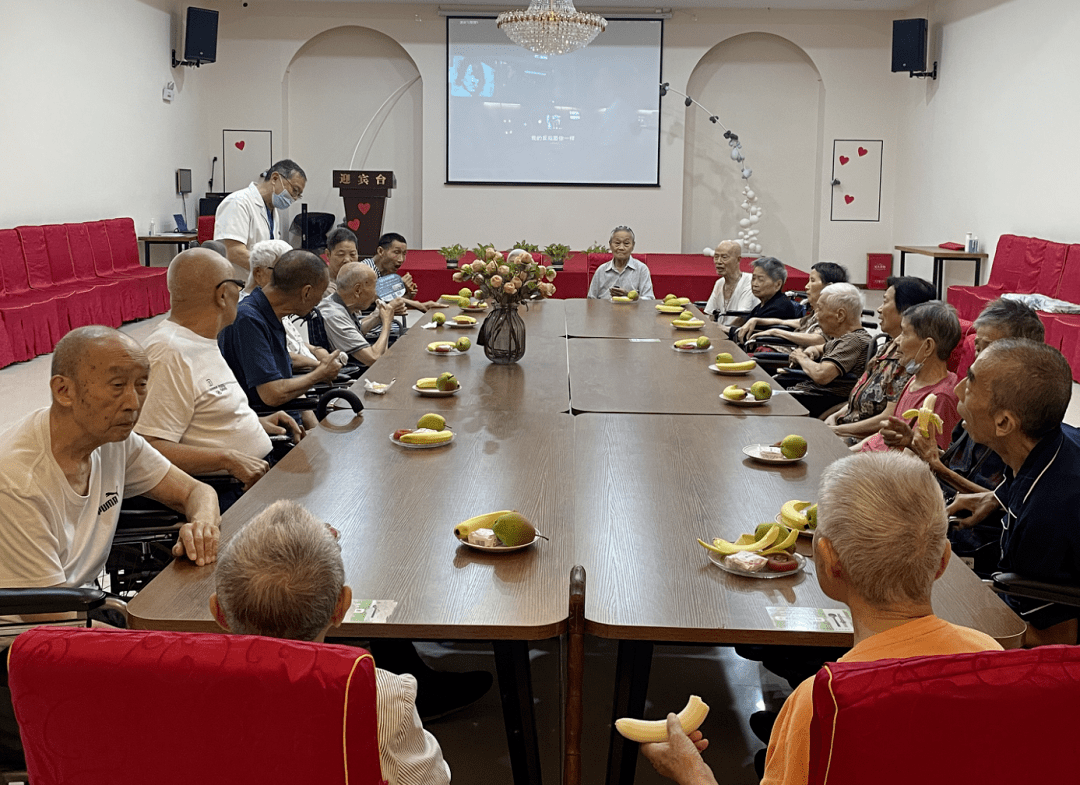 新濠康养中心2022年温情中秋茶话会圆满举办_老人_奶奶_管理