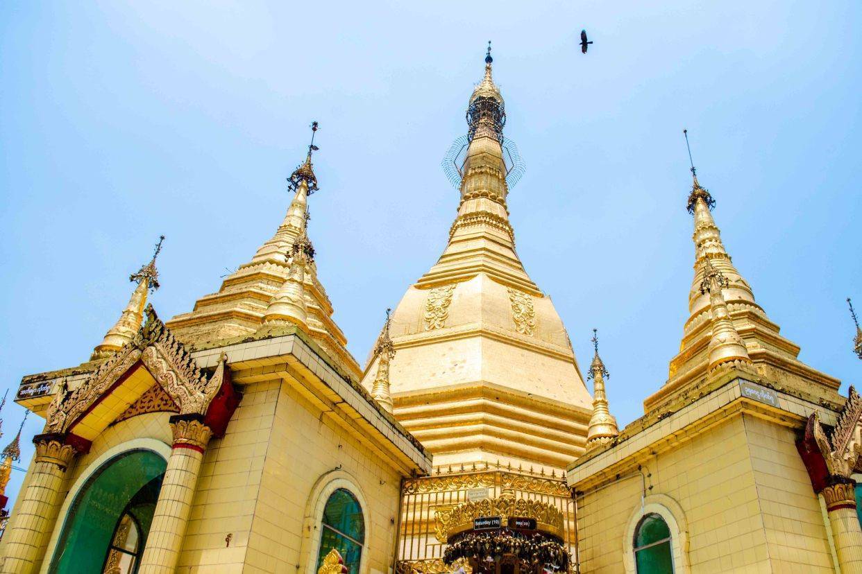 去缅甸必去的豪华寺庙：瑞光大金塔，历史悠久，被誉为艺术瑰宝