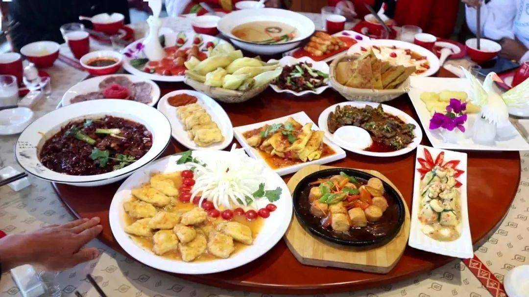 弥渡美食等你品!一块豆腐做一桌"满汉全席"