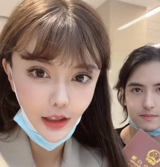 韩安冉刚离婚又"闪婚",丈夫帅气高大,前任也快要再次当爸爸_网友_孩子