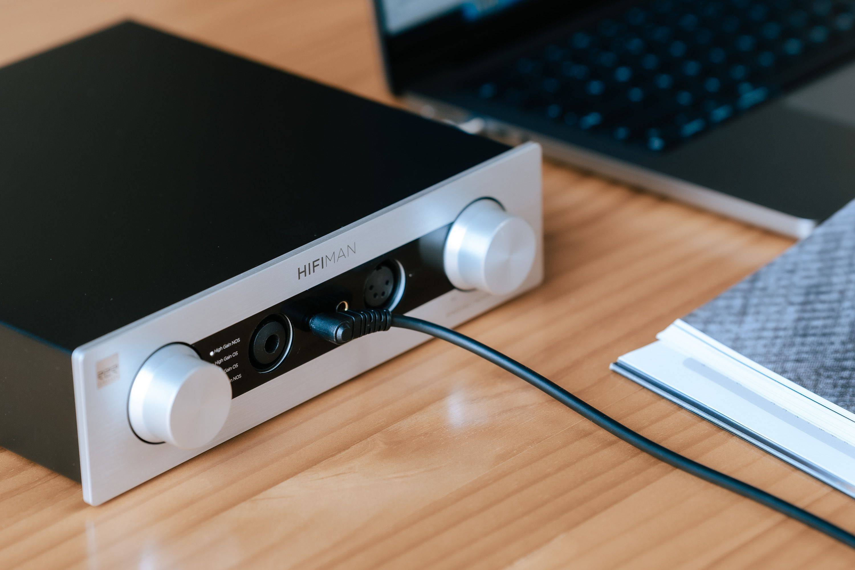 hifiman ef400的硬实力:素质和音乐味兼具,感受r2r纯粹听音体验_耳机