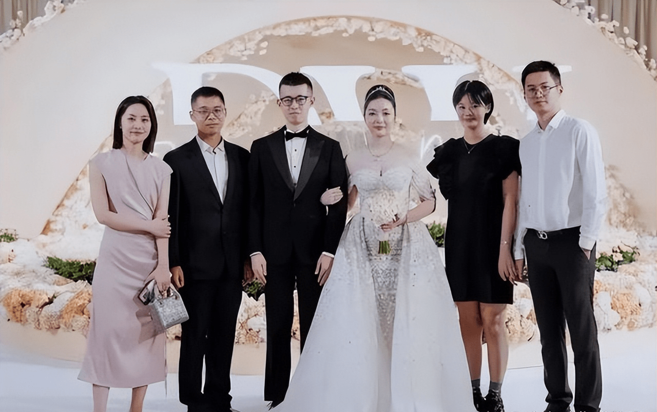 邹市明_中国_安踏