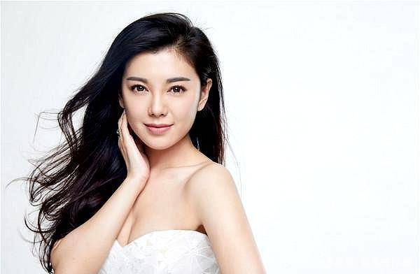 张钰:我出演的所有角色,都是靠交易换来的_黄建中_公众_事情