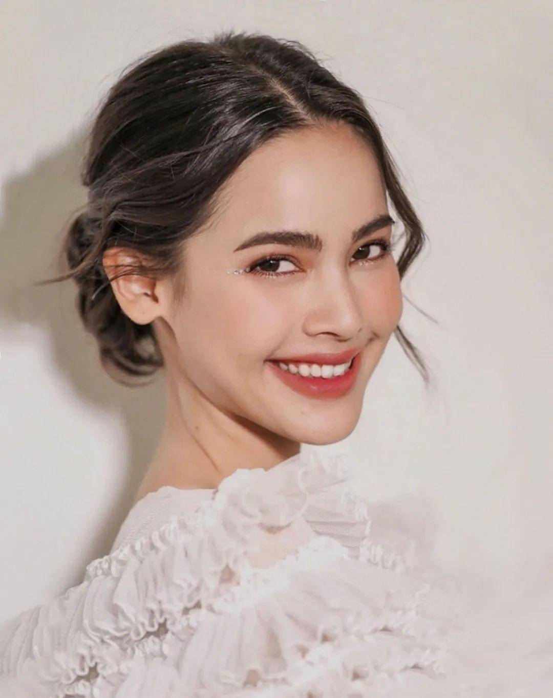 aump不愧是泰国一姐_mai_作品_chompoo