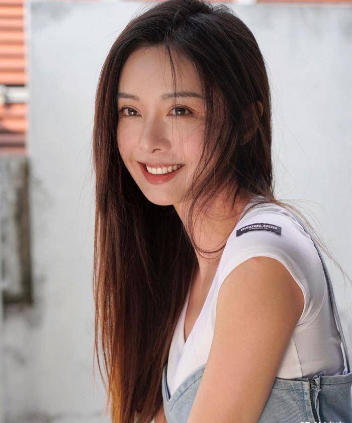 钢琴女神李元玲近照:身材还是那么时尚迷人,气质还是那么出众_李元玲