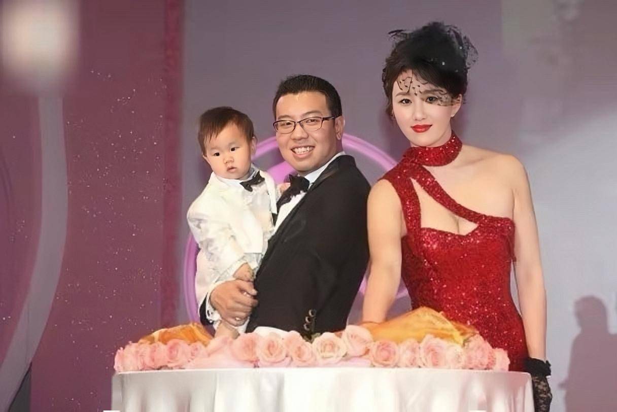 恭喜！孟瑶宣布未婚产下二胎,因性格不合与富商前夫离婚