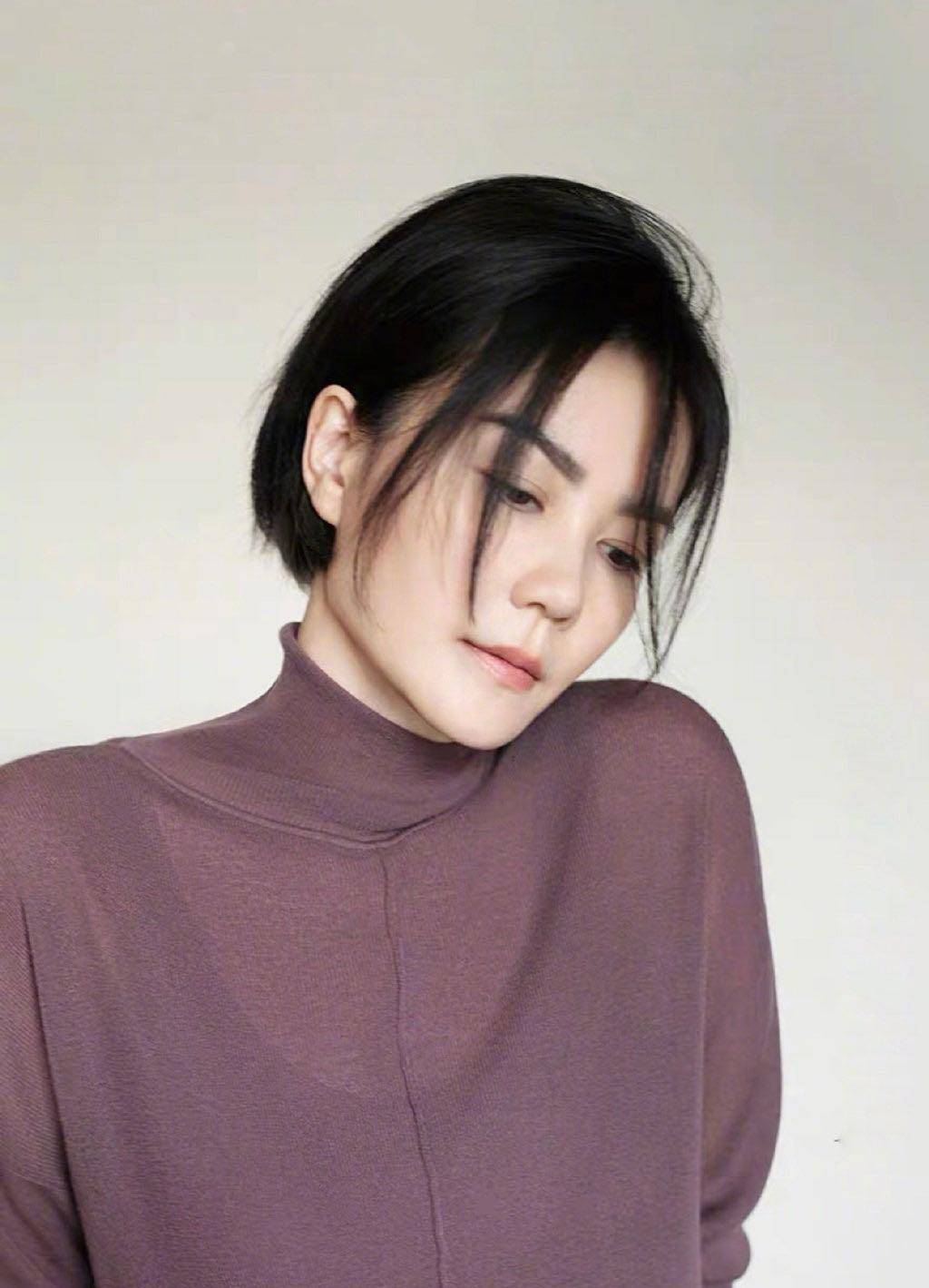 51岁王菲代言衣服品牌!