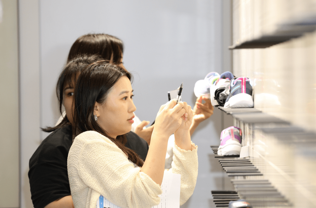 夢餉科技五周年慶：聯(lián)手斯凱奇“超級品牌日”空前鉅惠 