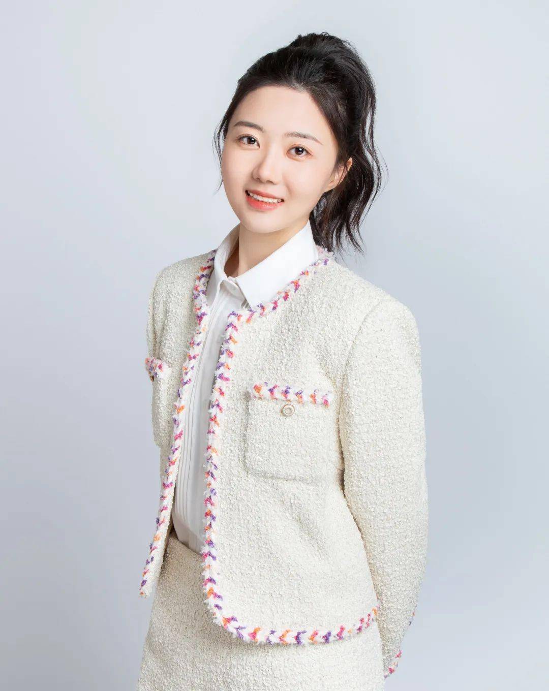 饰司 鼓:朱国辉操 琴:霍路芳楚平王斩伍员之父伍奢,又追捕其兄伍尚