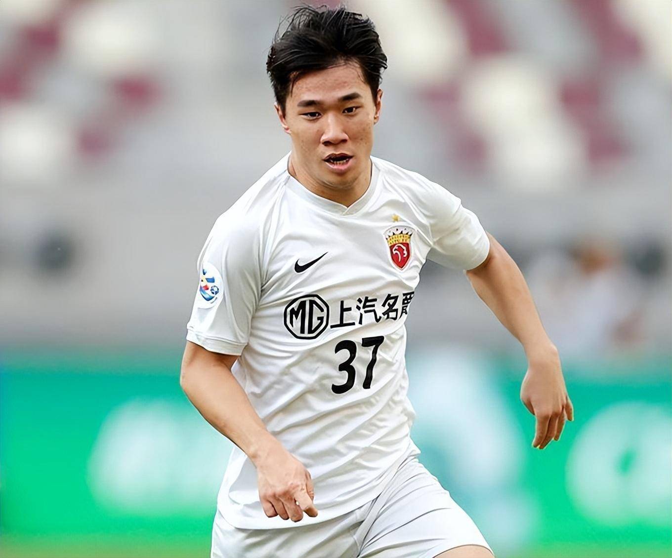 陈彬彬加盟引发国外球迷热议_富山_留言_官宣