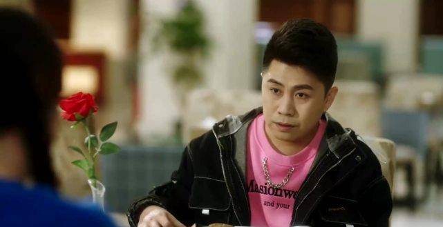 她是《刘老根4》中首个绿茶,辍学去混夜总会,还和男一有感情线_新月