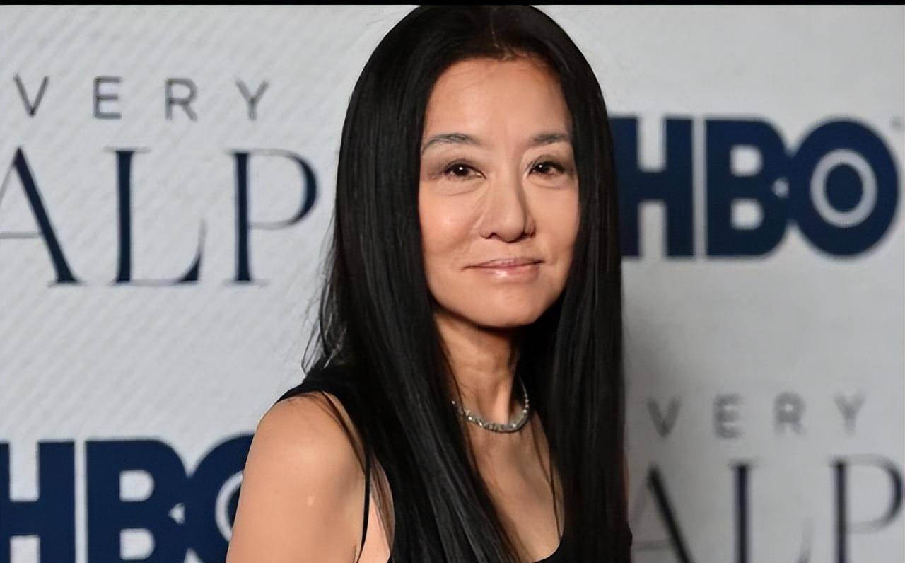 "王薇薇带小男友逛街,狂买奢侈品,全店清仓_设计_美国_伊万·雷塞克