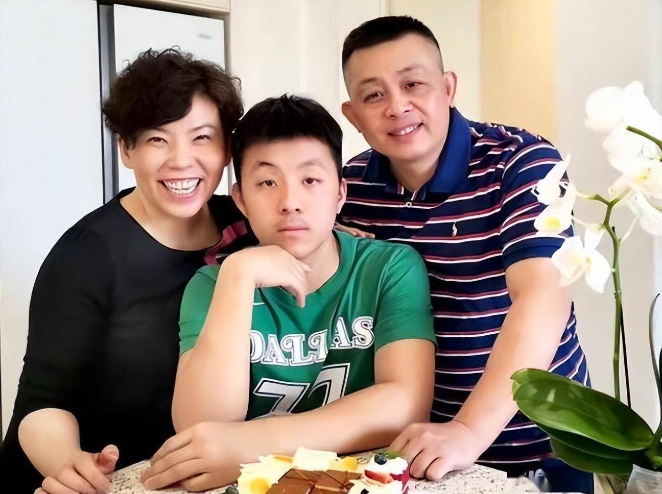 邓亚萍儿子再夺2冠!