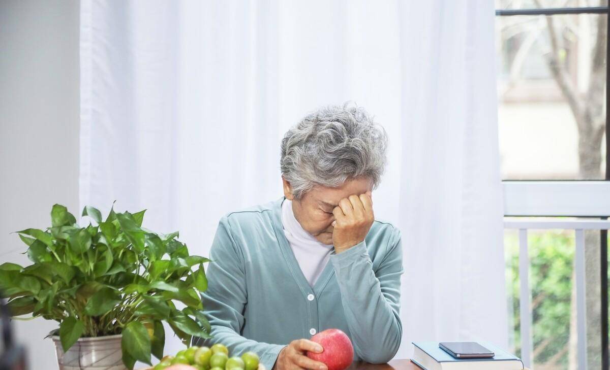 60岁阿姨哭诉：退休后本以为能享福了，却还是在三件事上栽了跟头