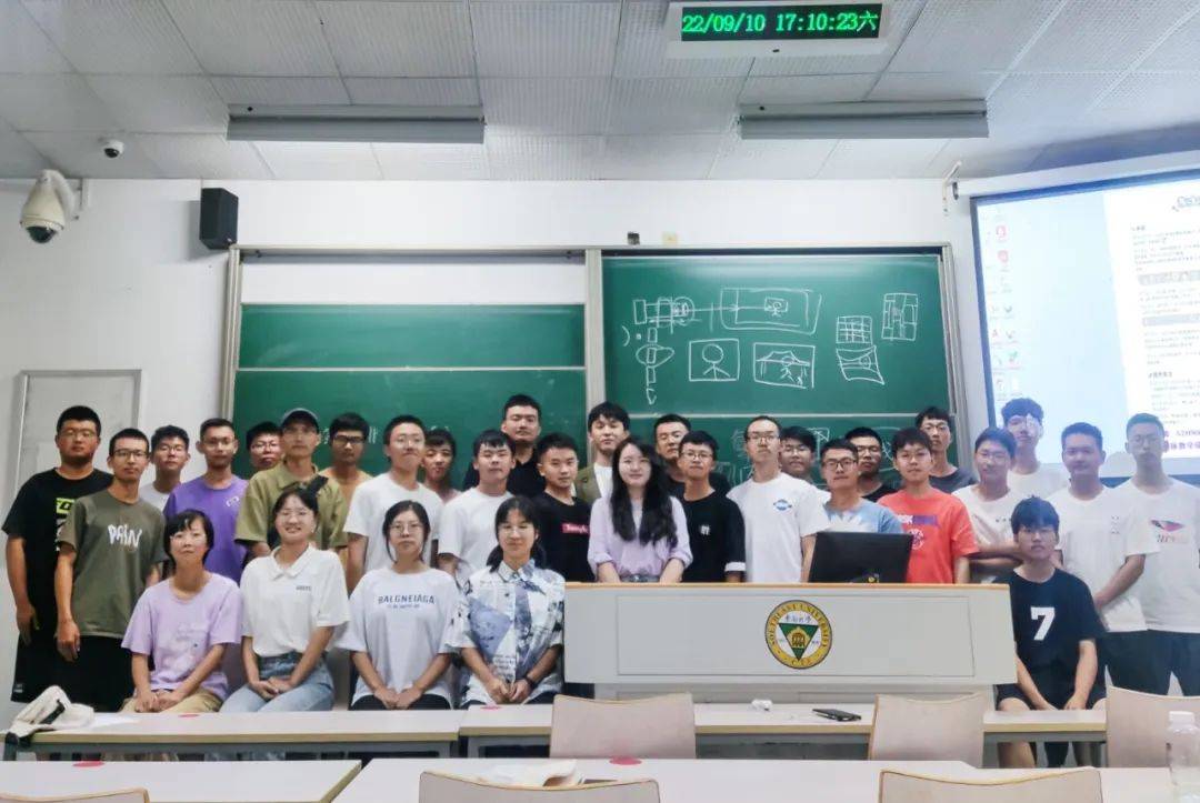 金钥匙 | “金钥”新生成长计划——新生体验课落下帷幕啦~_演讲_摄影_刘同学