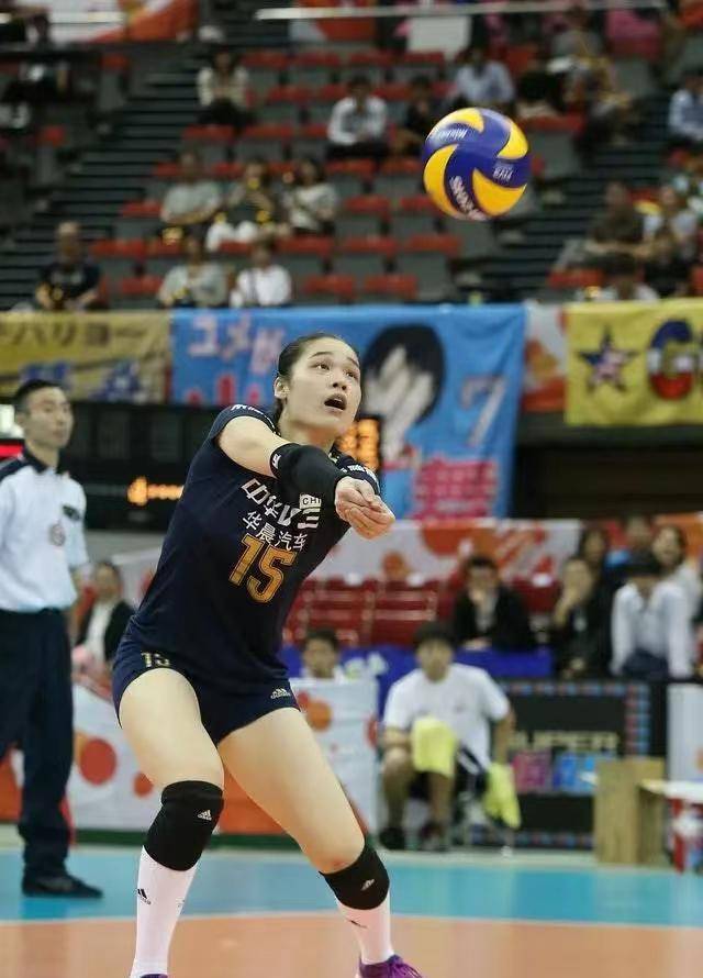 郎平爱徒林莉正式退役,上任新岗位引发争议,网友:心疼老实人