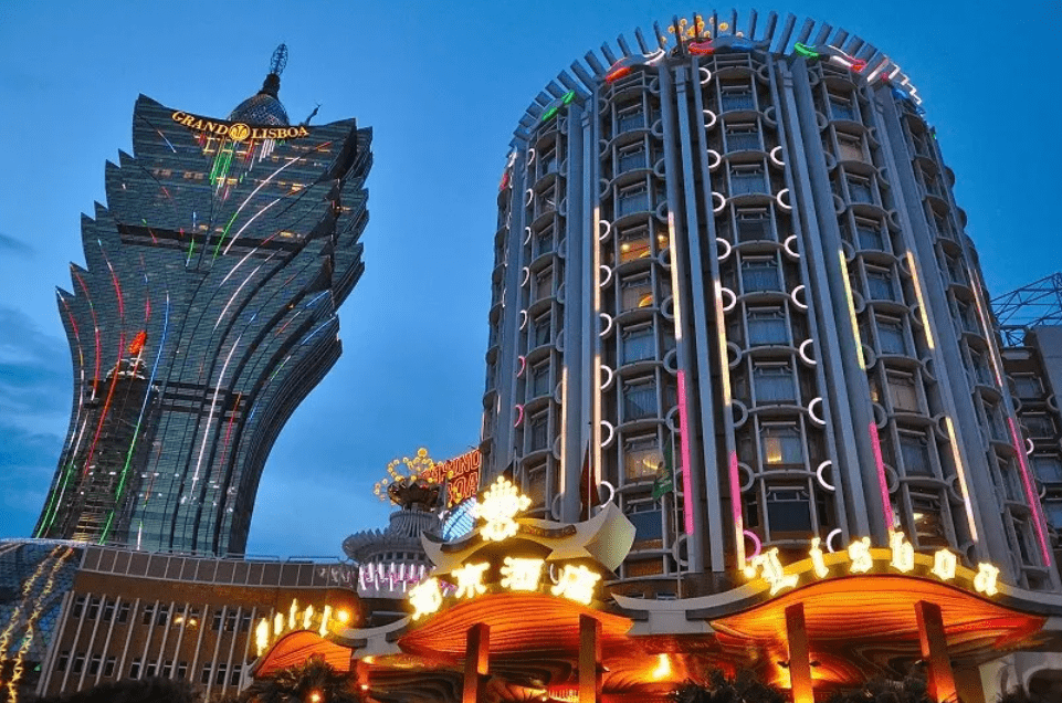 澳门赌牌竞投正式开始,何超琼面临大挑战,吕志和则是胜券在握_何鸿燊