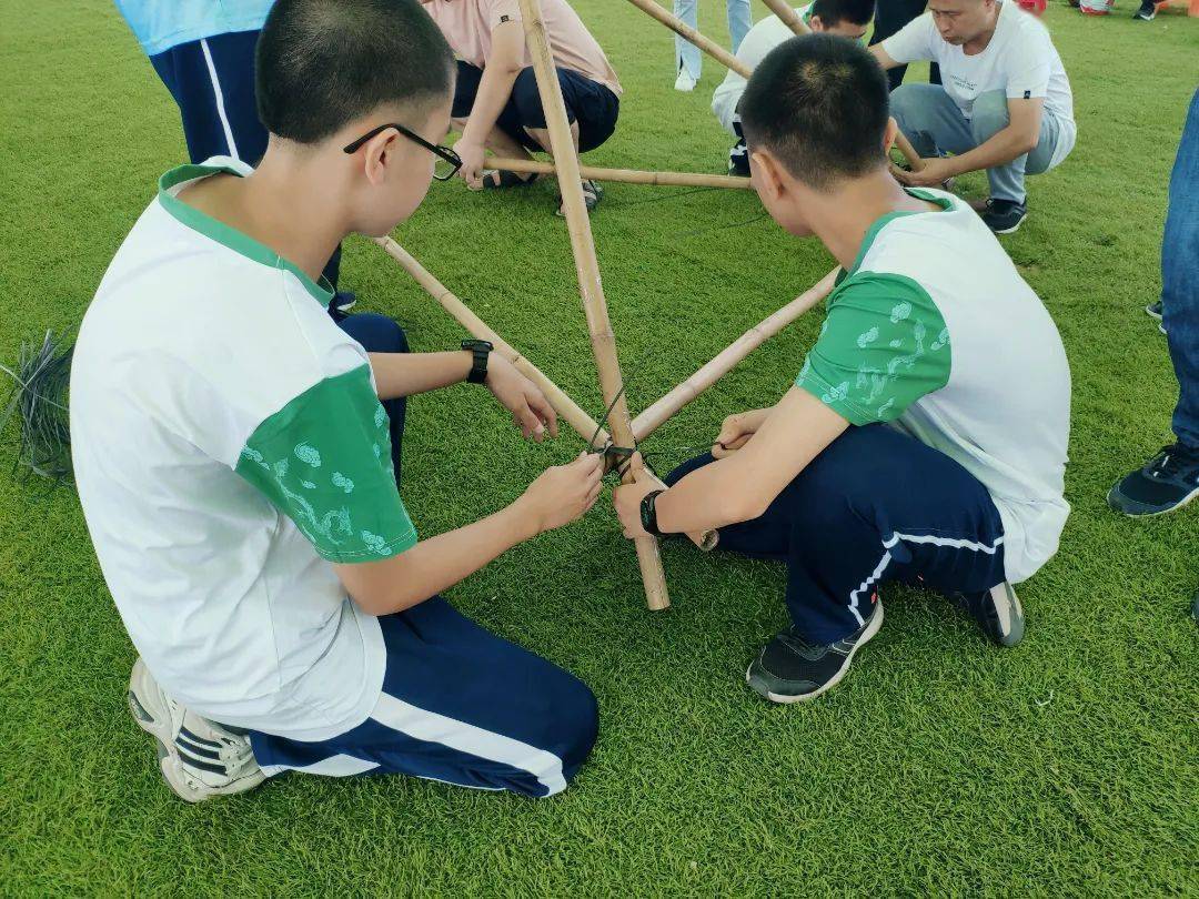 2,制作罗马炮架;1,了解罗马炮架历史,原理;分组搭建起宏伟的罗马炮架