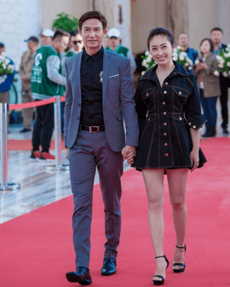 李子雄:二婚娶北京女孩王雅琦,比娇妻大23岁,和小儿子相差59岁_发展