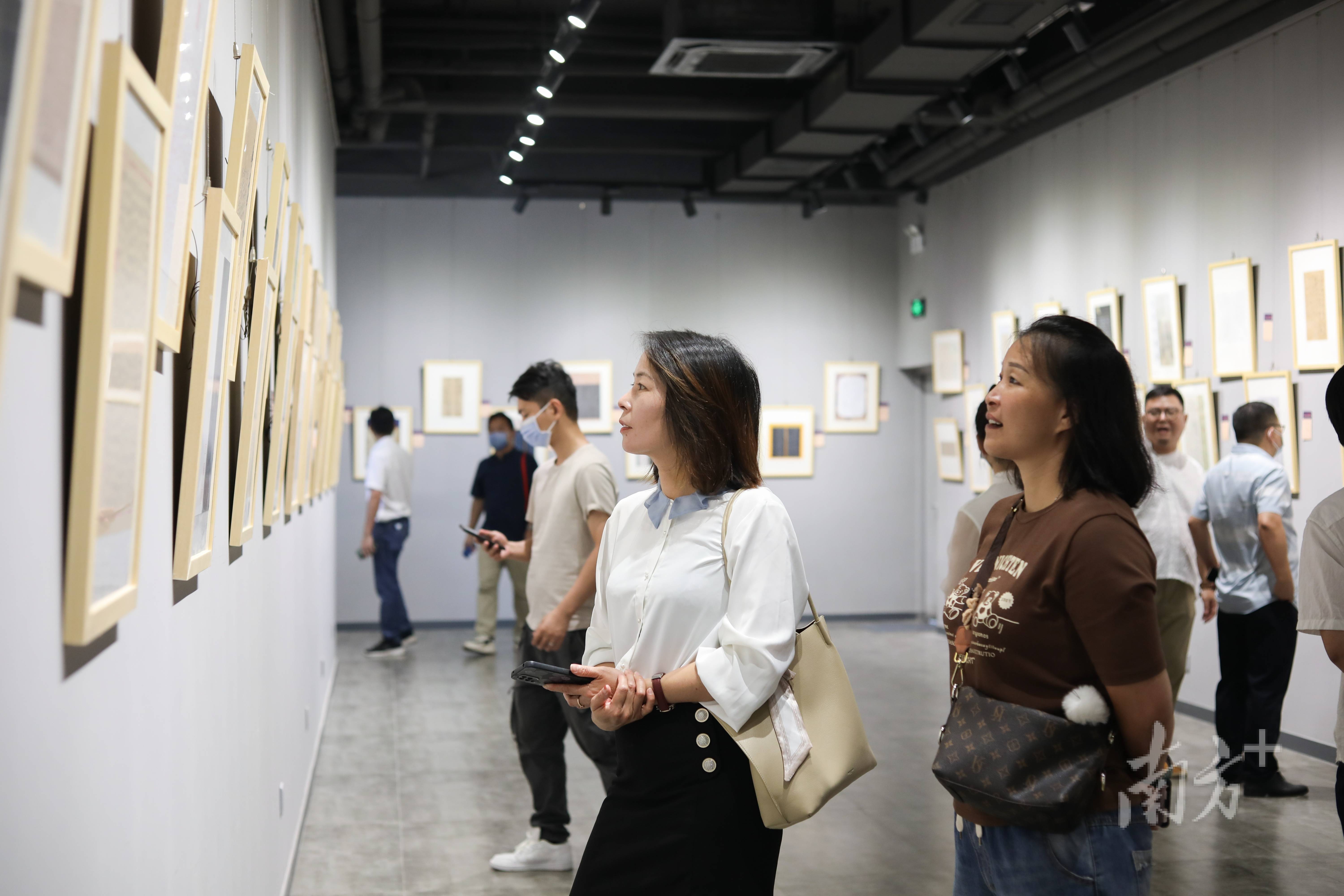 以“字”为媒,全国硬笔书法名家作品交流展在汕尾开幕_中国_楷书_文化