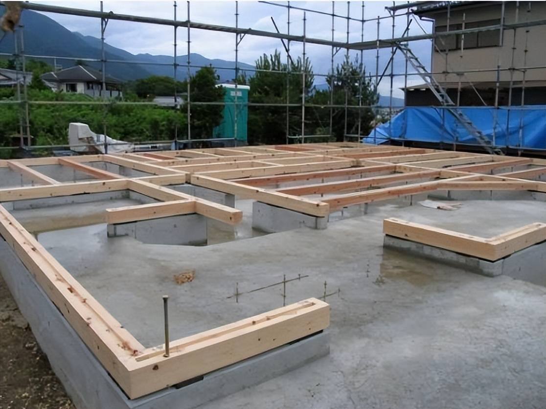 看看日本工地上的木工施工流程 再对比我国木工支模技术 佩服 木构 框架 方式