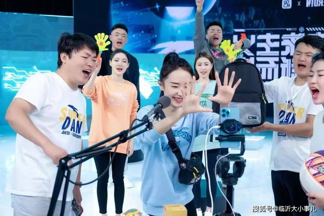 王丹丹:商城"大舞台"成就"超级丹"_直播_临沂商城_发展