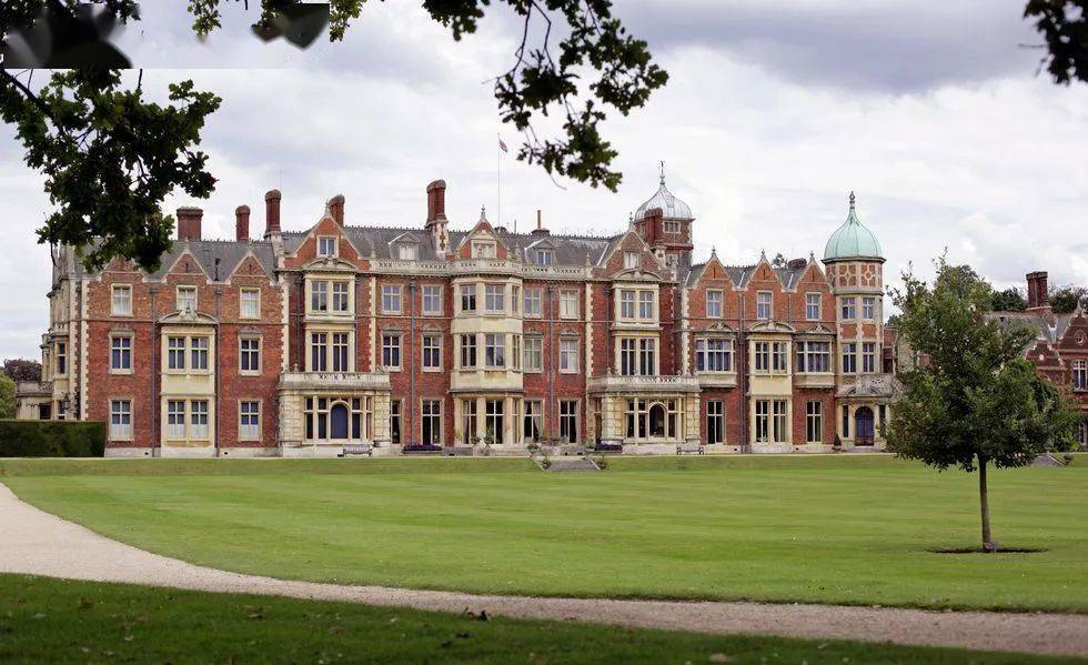 桑德林漢姆莊園(sandringham house)總佔地200英畝,位於英國諾福克,這