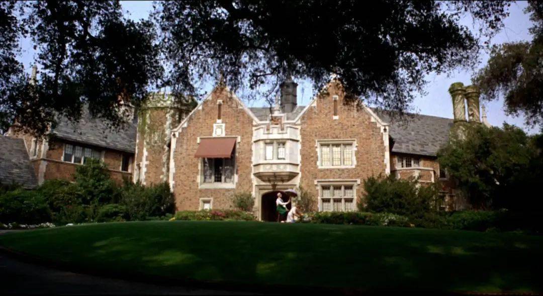 蝙蝠侠的韦恩庄园 | 有设计,但不多_建筑_电影_房子