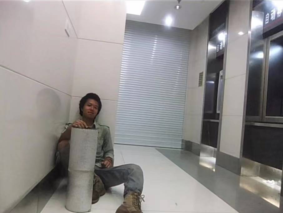 从流浪汉到探险纪录片导演：睡过天桥和大街，做过船员和保安，“流浪是最对的决定”