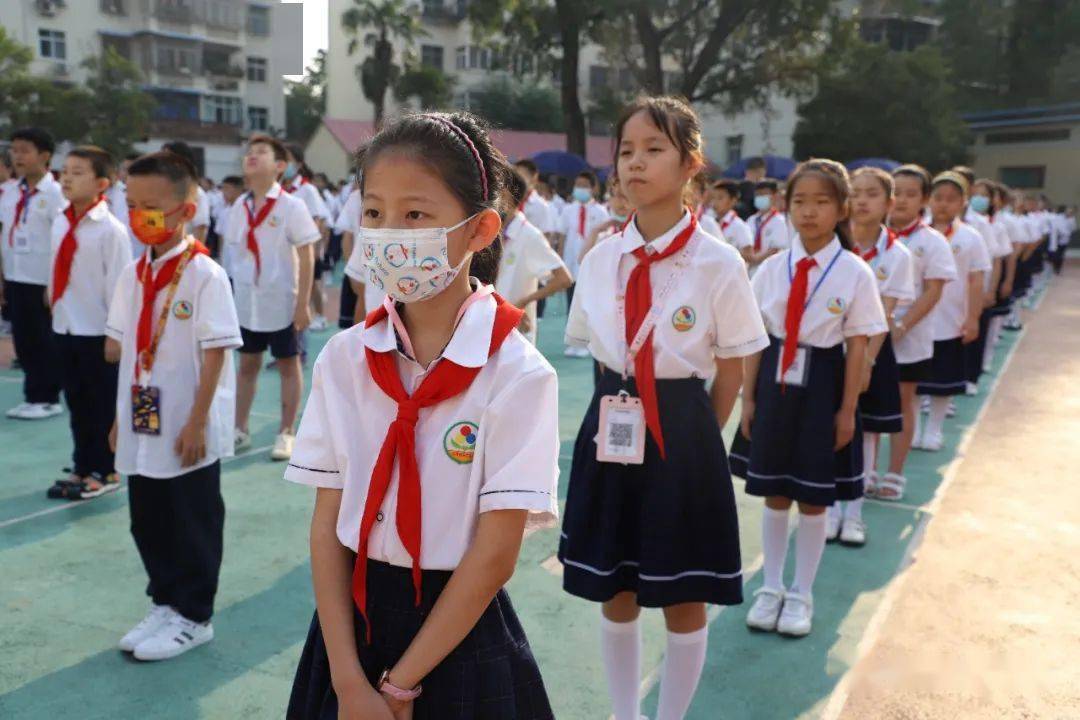 站在新起点 筑梦新征程——信阳市第三小学举行"五彩斑斓的梦"主题