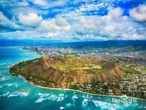 钻石头山位于夏威夷檀香山市,它是一座死火山,也是夏威夷的象征.