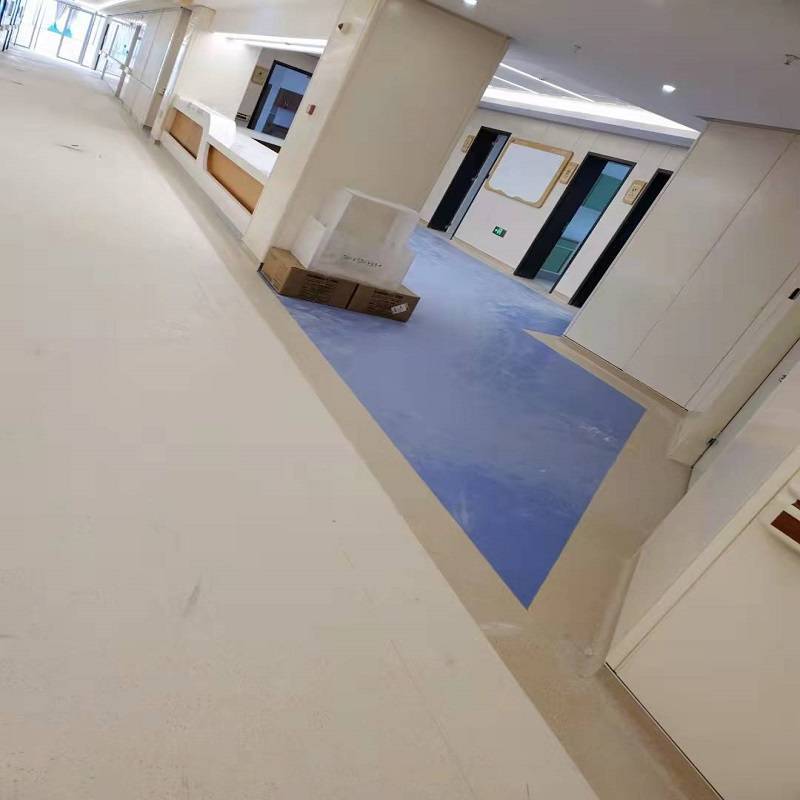 选择抗菌性能优异的养老院pvc地板,能有效的让老年人在健康的环境中