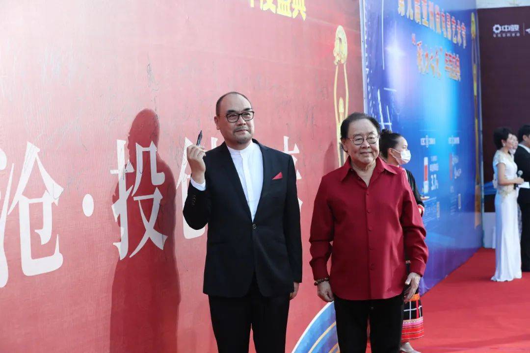 艺术 | 金色海棠绽放 共赴十年之约_临沧_亚洲_故事