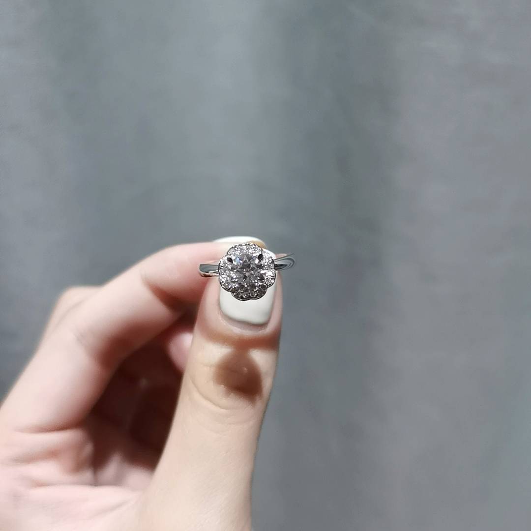 最详尽的总结:莫桑石值得买吗_钻石_宝石_外观