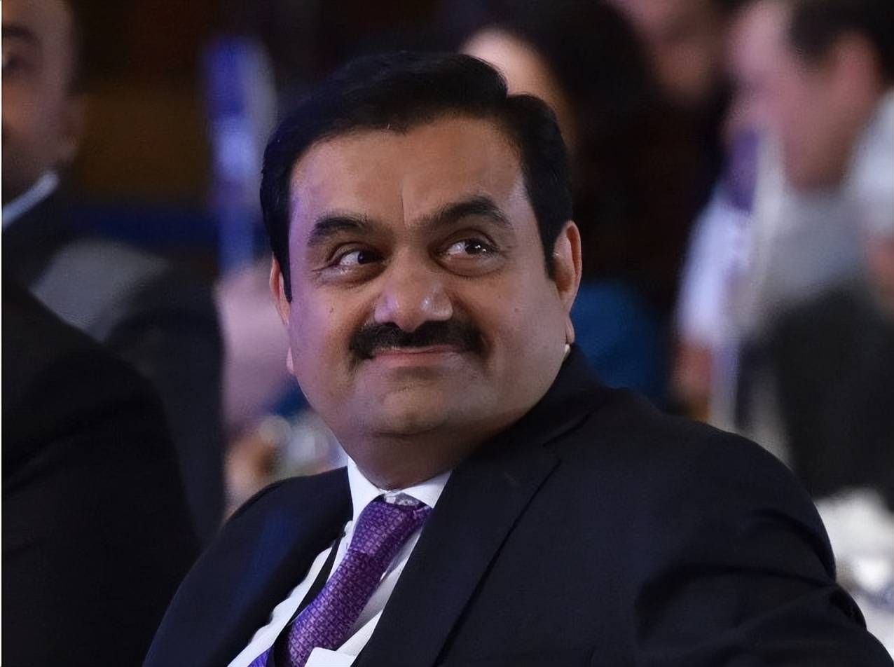 手握超级"印钞机",印度首富日赚17.