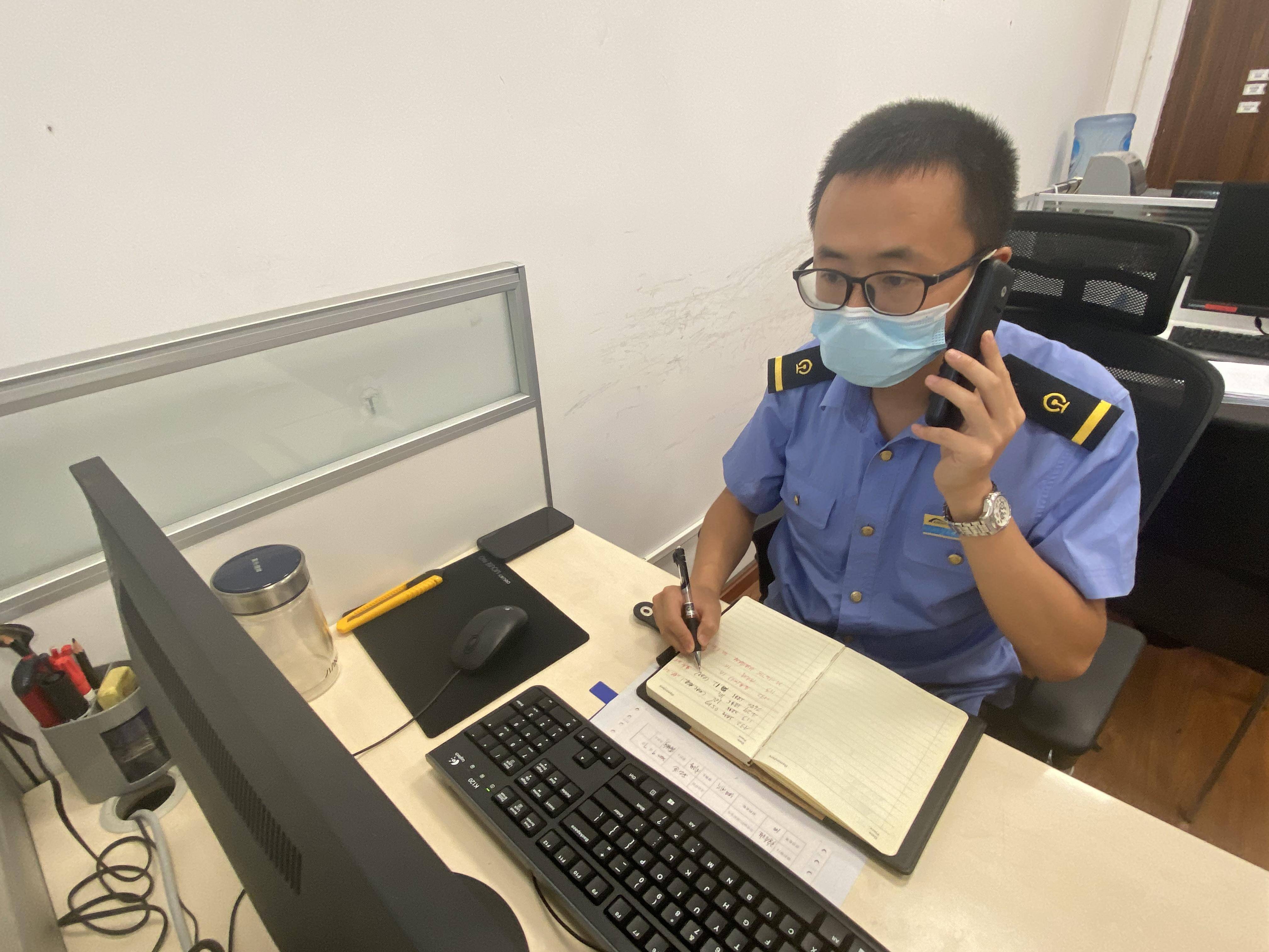 交广会客厅|一个家庭坚守不同"岗位"