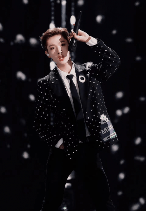 百变少年胡烨韬在线营业,《酷狗首唱会》生日专场惊喜连连派送_舞台