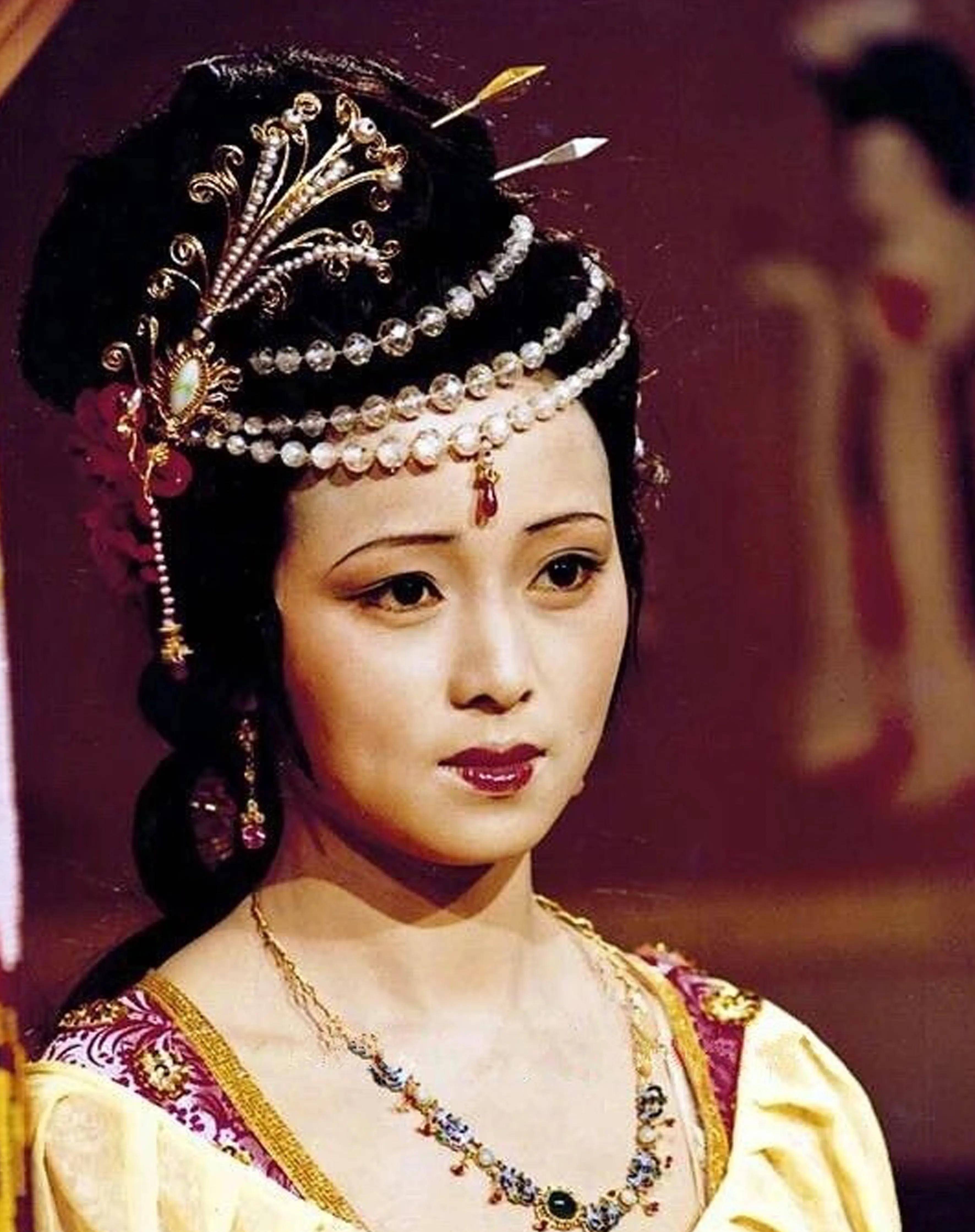 87版《红楼梦》谁是最美的女星?_林黛玉_王熙凤_陈晓旭