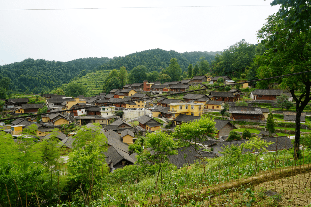 十八洞村美景图片