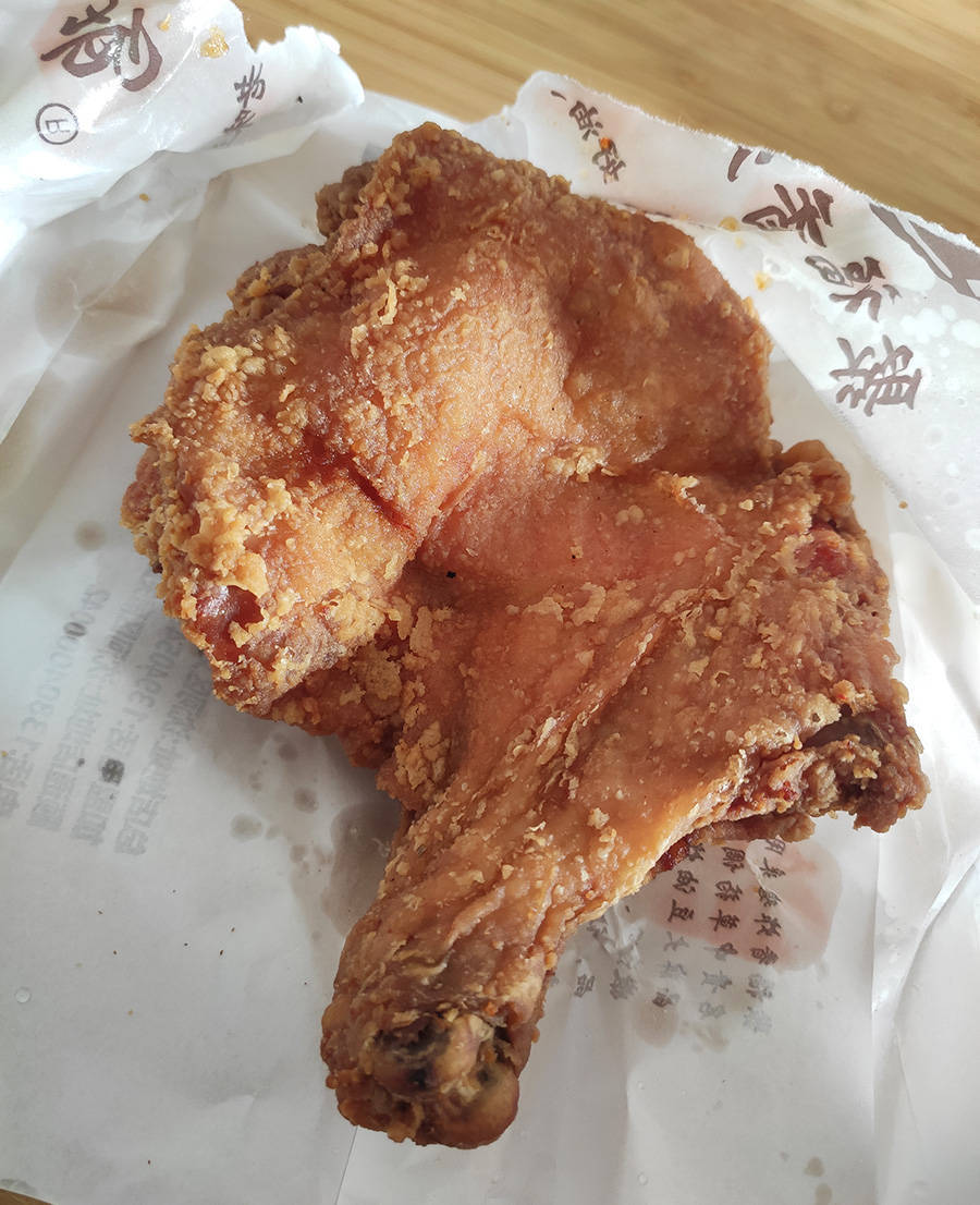 老式炸鸡的魅力,百吃不厌,这样的炸鸡皮还是第一次吃_手枪_鸡腿_骨头