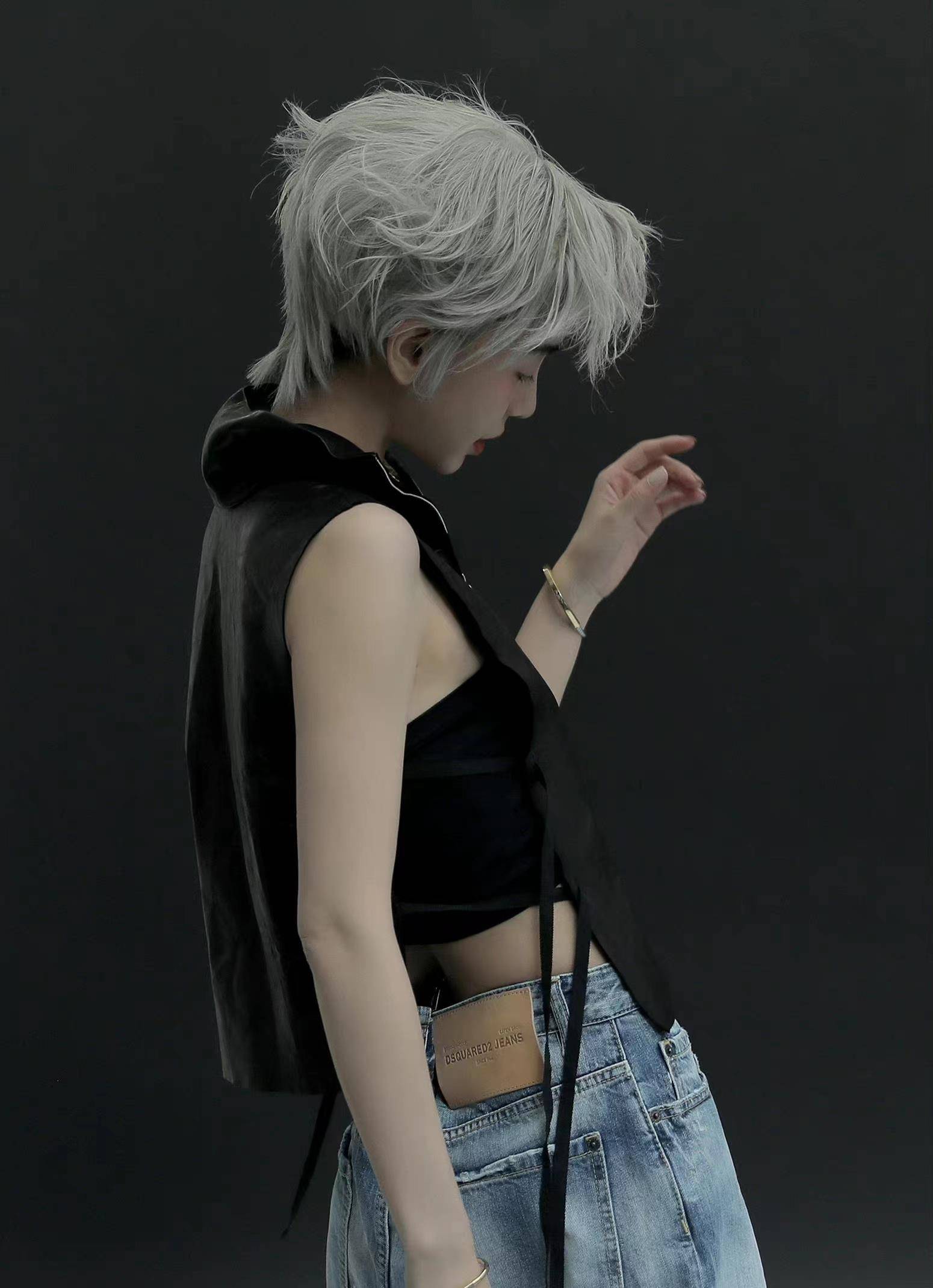 angelbady银色短发造型曝光,被网友狂赞将动漫人物演绎恰到好处