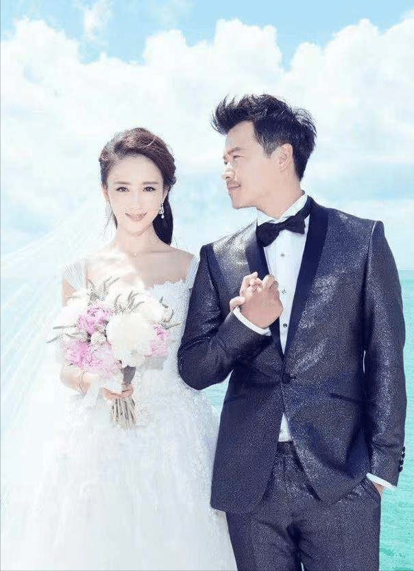 陈思诚卡点为"前妻"佟丽娅庆生 评论区翻车 被说分手了还要秀恩爱