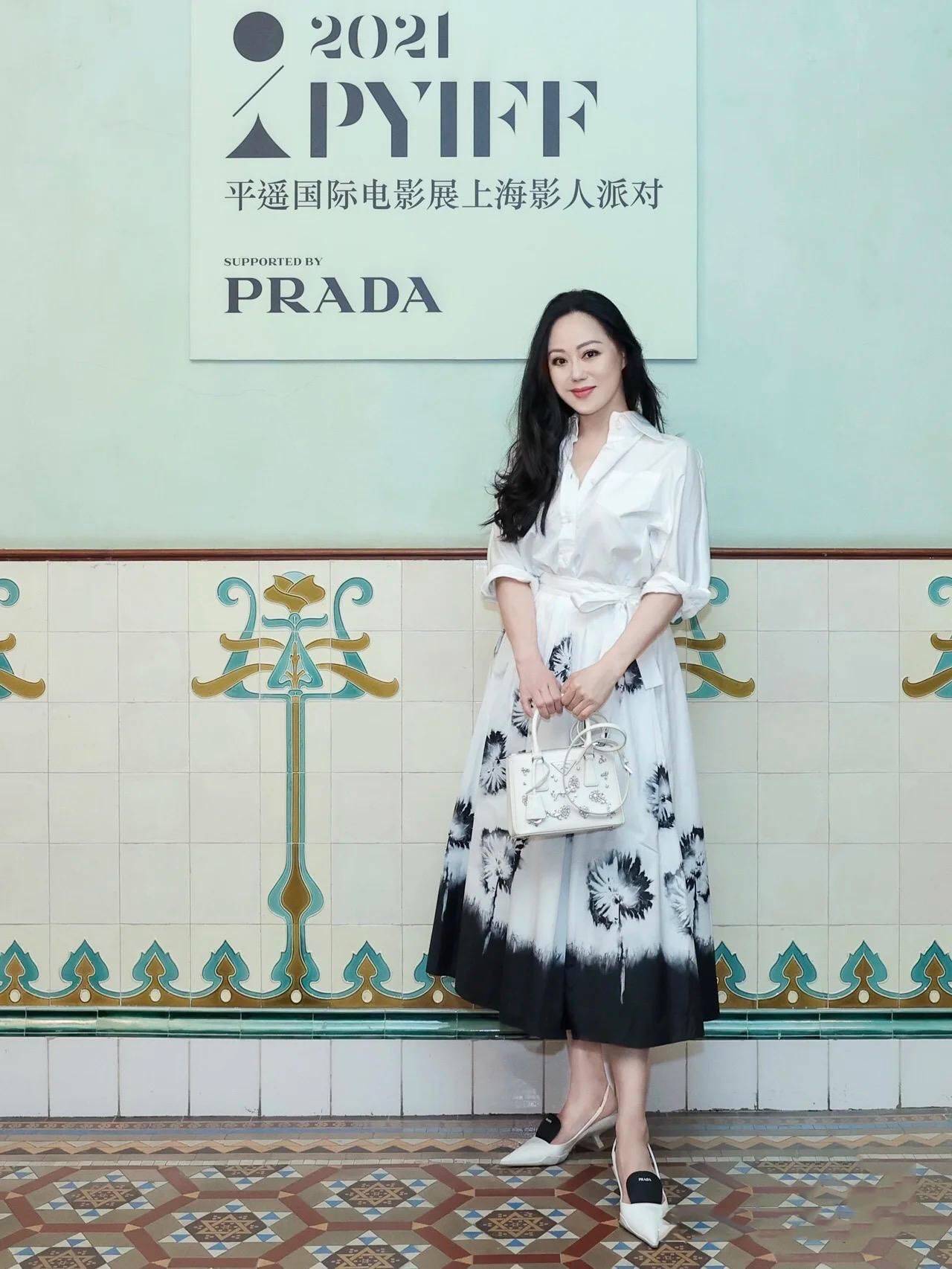 章小蕙体重超120斤,圆润身材穿秋装优雅得体,看完我也不想减肥_时尚