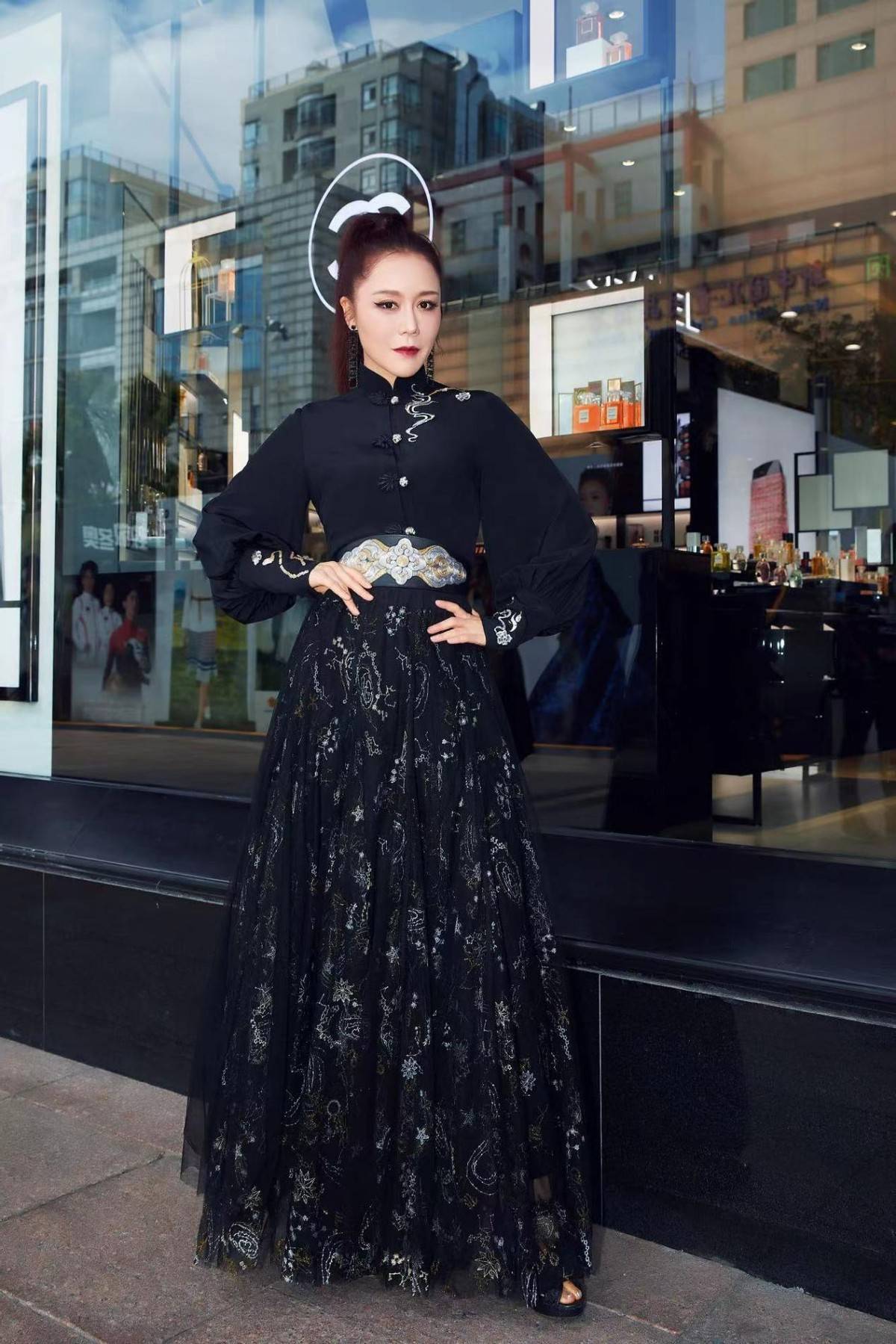 北京化人米雅时尚品牌公司为王菲菲独家全程安排时尚造